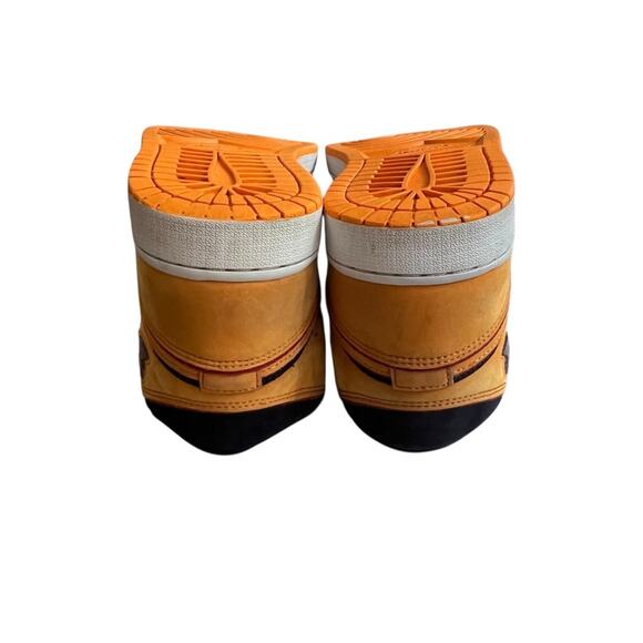 Nike Air Jordon 1 Mid SE Sneaker Mens 9 Black Vivid Orange FJ4923-008 Fat Tongue - Picture 13 of 14